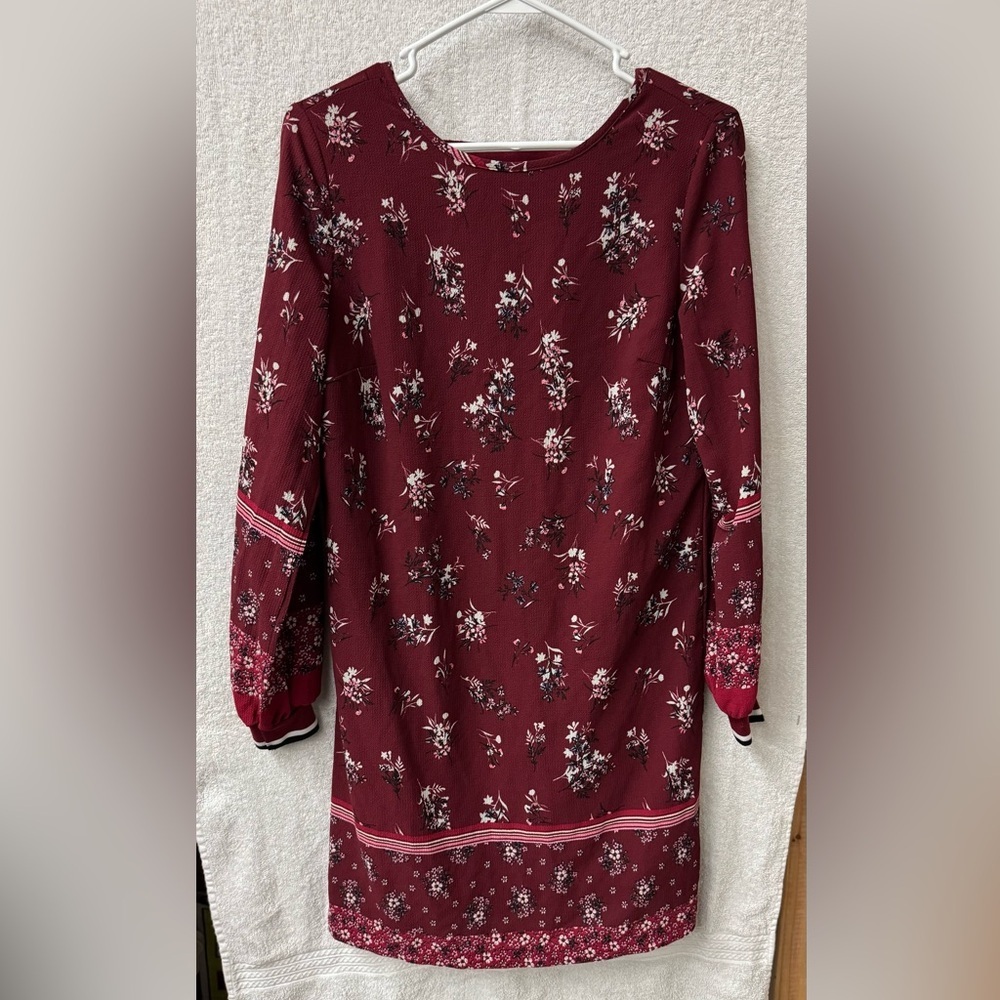 Maurices Burgundy Floral Men's Shirt - Picture 2 of 4